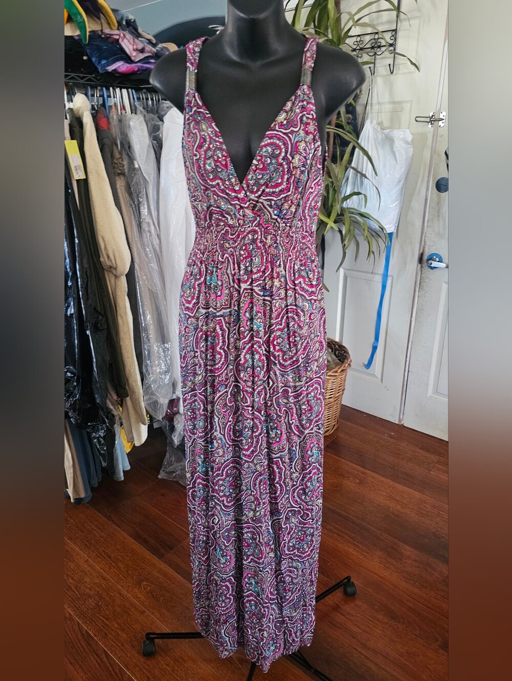 Women's Pink Paisley Maxi Dress - Sleeveless V-Neck